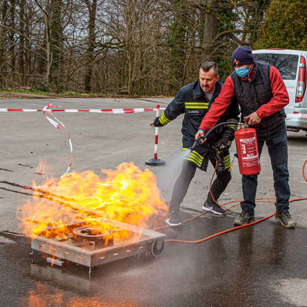 Feuerloescher-Training Reitclub