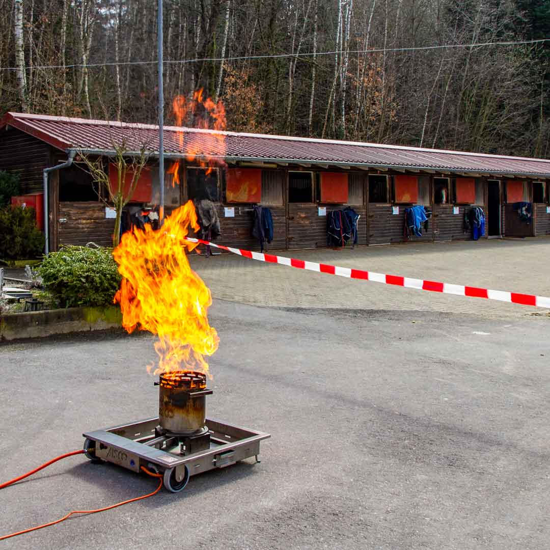 Feuerloescher-Training Reitclub